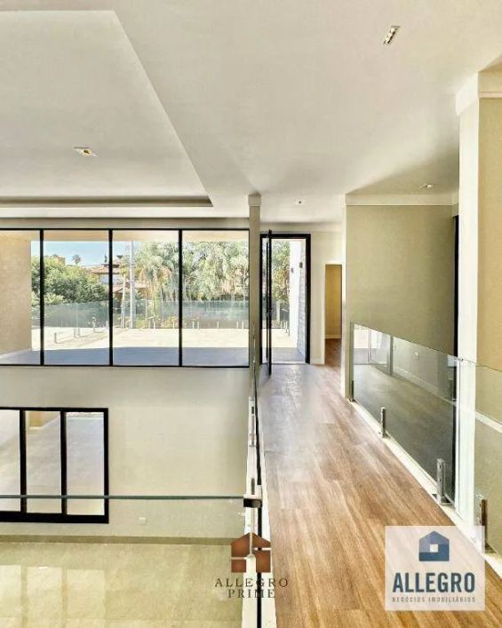 Sobrado à venda no Damha I com 4 suítes, elevador e com energia fotovoltaica! Com vista para represa