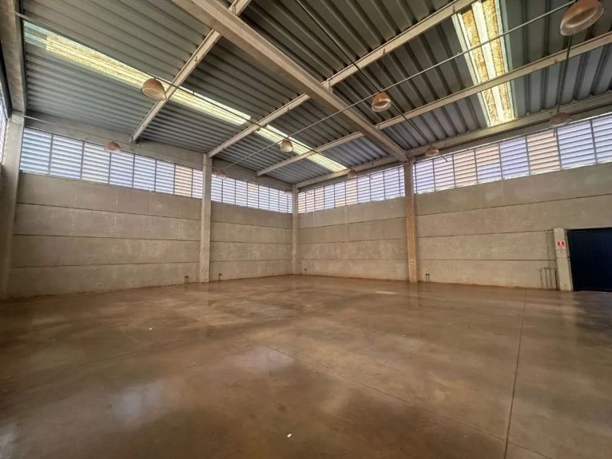 Galpão para venda com 1020m², 4 vagas Jardim Maracanã