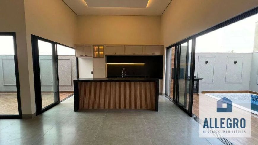CASA À VENDA NO VILLAGE PROVENCE COM 3 DORMITÓRIOS E 2 VAGAS DE GARAGEM / PRÓXIMO A BR 153 !!