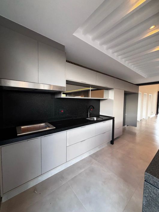 Casa Condomínio Damha 4. Com 3 Suítes.