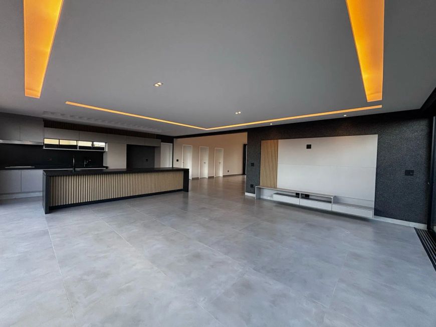 Casa Condomínio Damha 4. Com 3 Suítes.