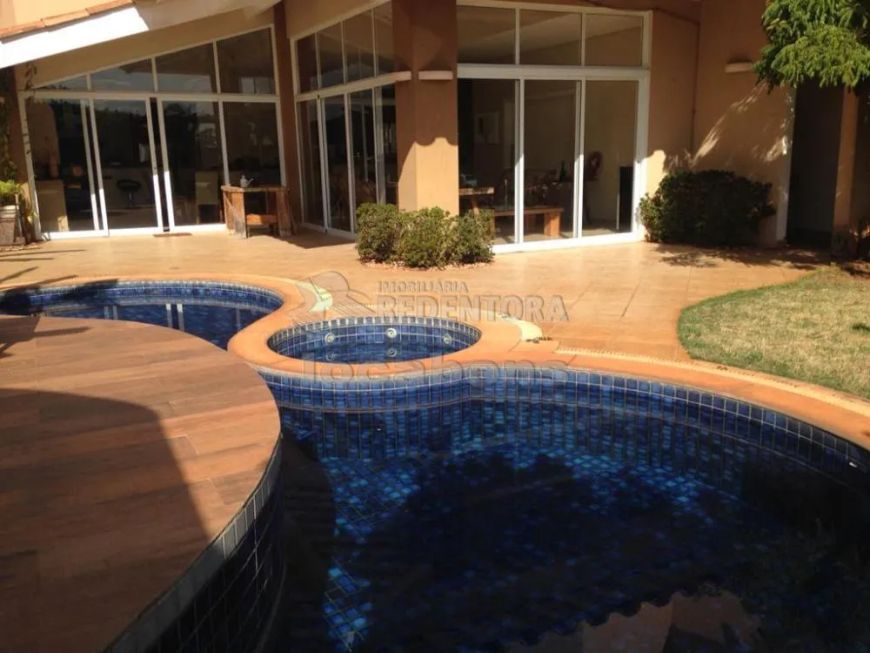 Damha I sobrado com 4 suites