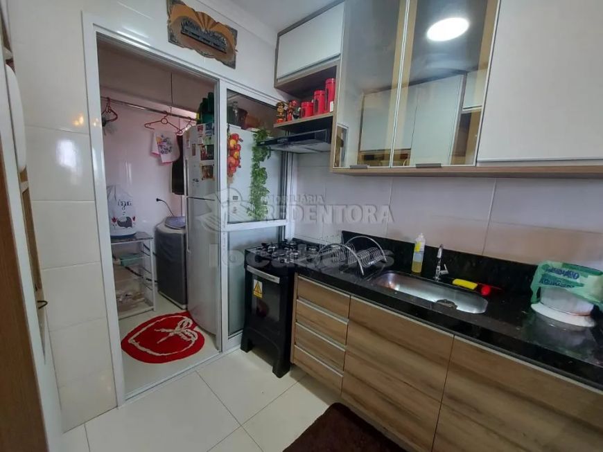 Residencial Delcides Brassaloti - Apartamento com 02 dormitórios e 02 vagas cobertas