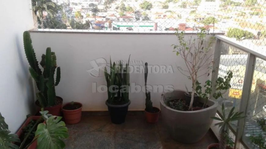 AV ALBERTO ANDALÓ, Andar alto, 240m² de construção, 3 dorms com 1 suite, 2 vagas, de Frente