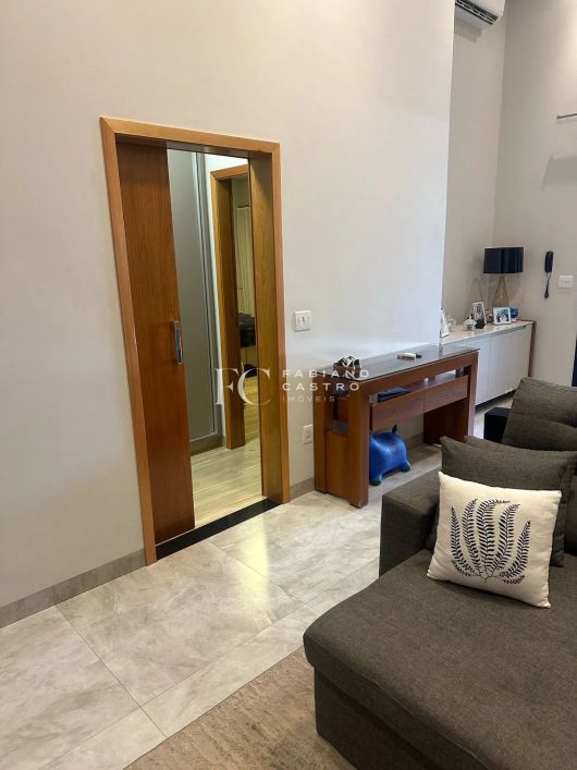 Linda Casa a à VENDA no Condomínio ALTA VISTA!!