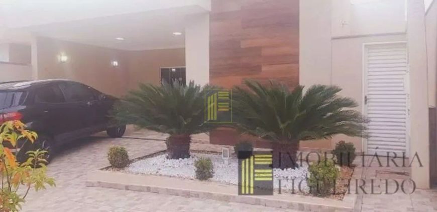 Casa em condomínio para venda possui 220 metros quadrados com 3 quartos