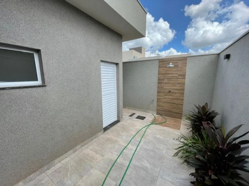 Casa de Condomínio para venda com 253m² e 4 vagas em São José do Rio Preto