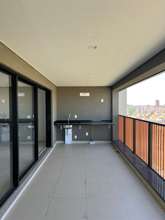 Apartamento para venda possui 140 metros quadrados com 3 quartos