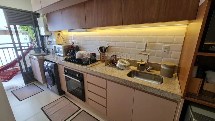Apartamento no Bom Jardim 3 dormitórios, 02 vagas de garagem.