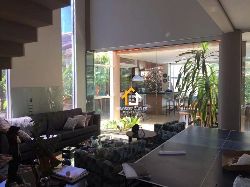 Sobrado com 3 dormitórios à venda, 372 m² por R$ 3.300.000 - Residencial Eco Village I - São José do