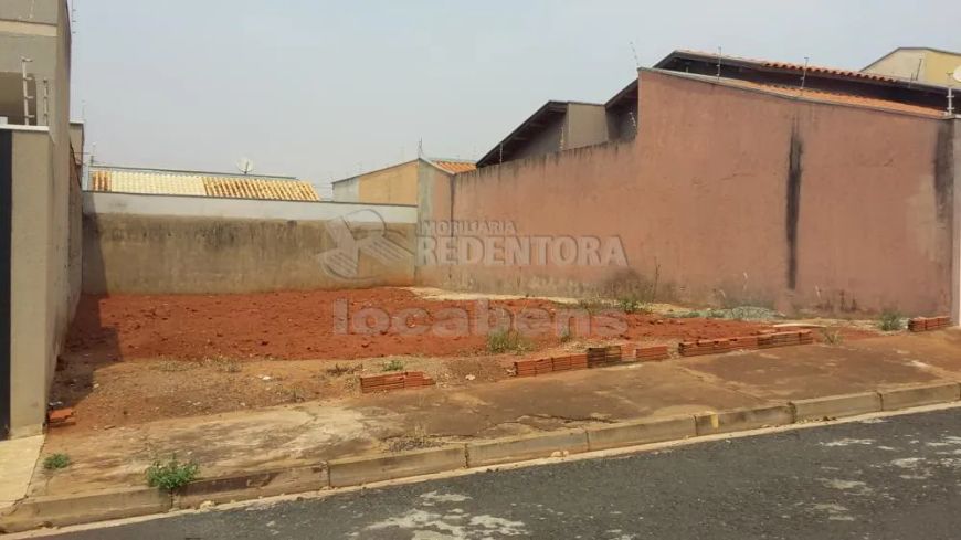 Lauriano Tebar II - Ótimo Lote, em bom local, com construção nos fundos e nos lados, SEM SOBRADO