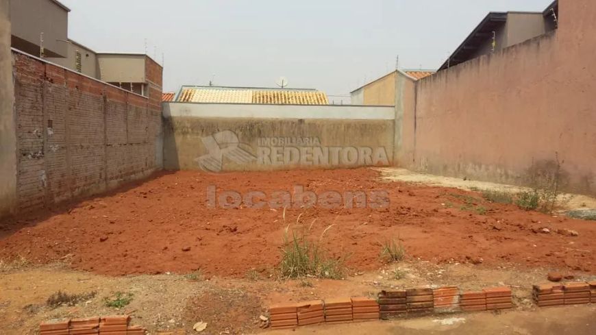 Lauriano Tebar II - Ótimo Lote, em bom local, com construção nos fundos e nos lados, SEM SOBRADO