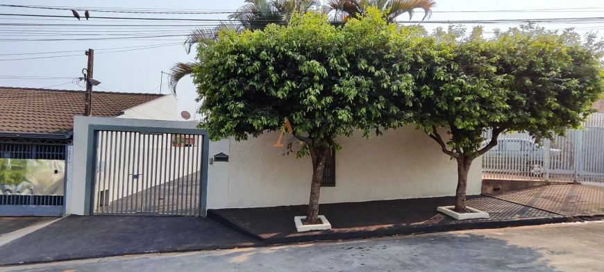 Casa de 5 quartos 4 banheiros 2 vagas à venda na Vila Elmaz - São José do Rio Preto, SP