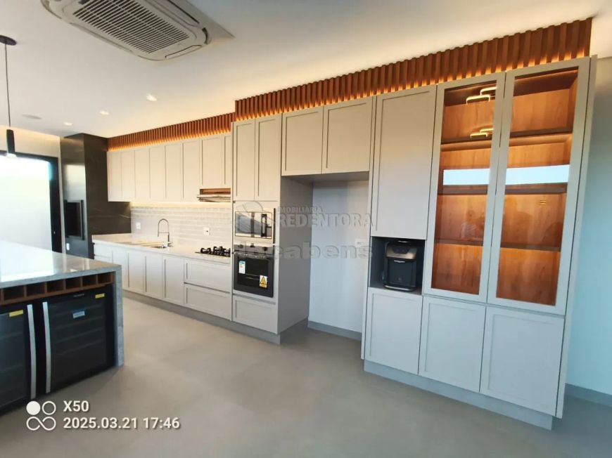 Casa no Condominio Quinta do Lago 2 Lac Lemen com 03 dormitorios e 4 vagas de garagem.