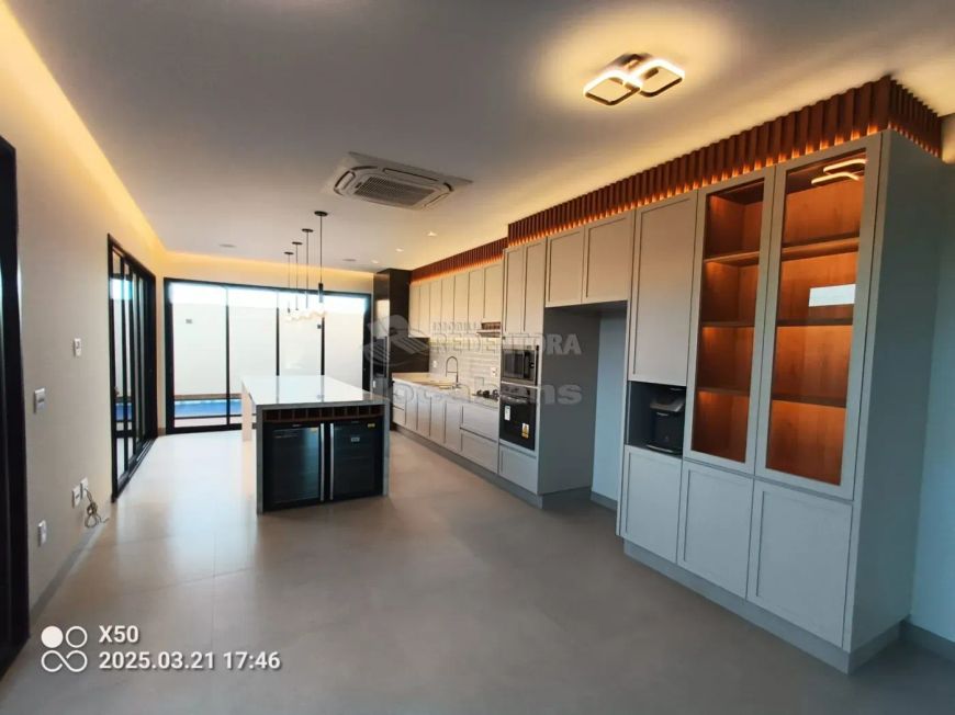 Casa no Condominio Quinta do Lago 2 Lac Lemen com 03 dormitorios e 4 vagas de garagem.