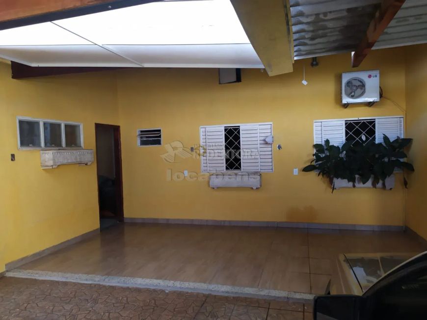 Parque das Aroeiras - Casa e Salão Venda