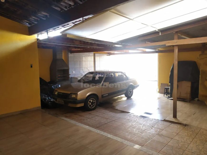 Parque das Aroeiras - Casa e Salão Venda