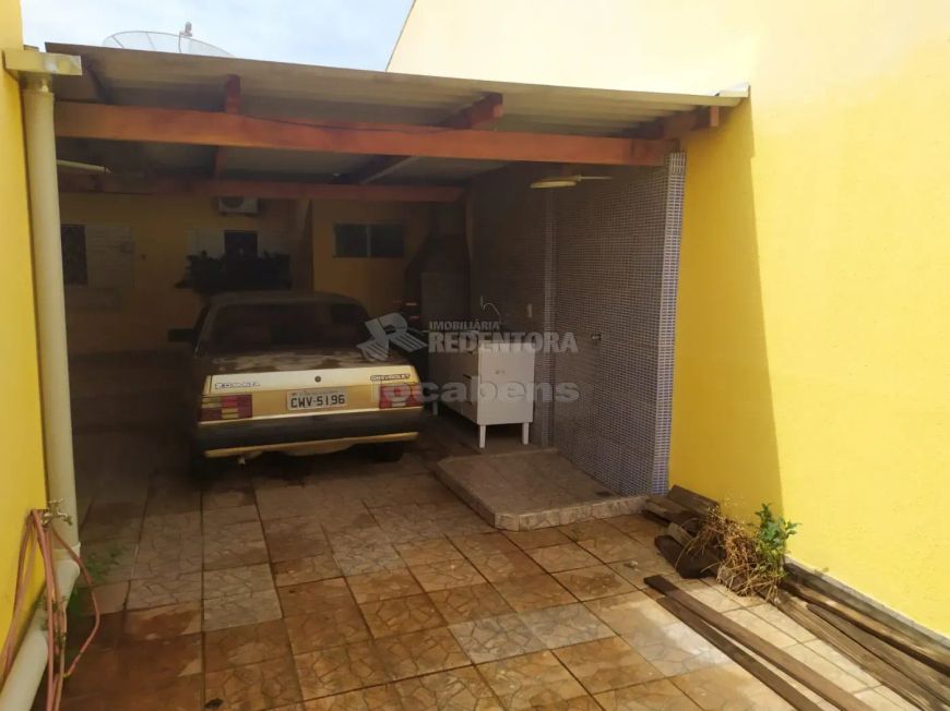 Parque das Aroeiras - Casa e Salão Venda