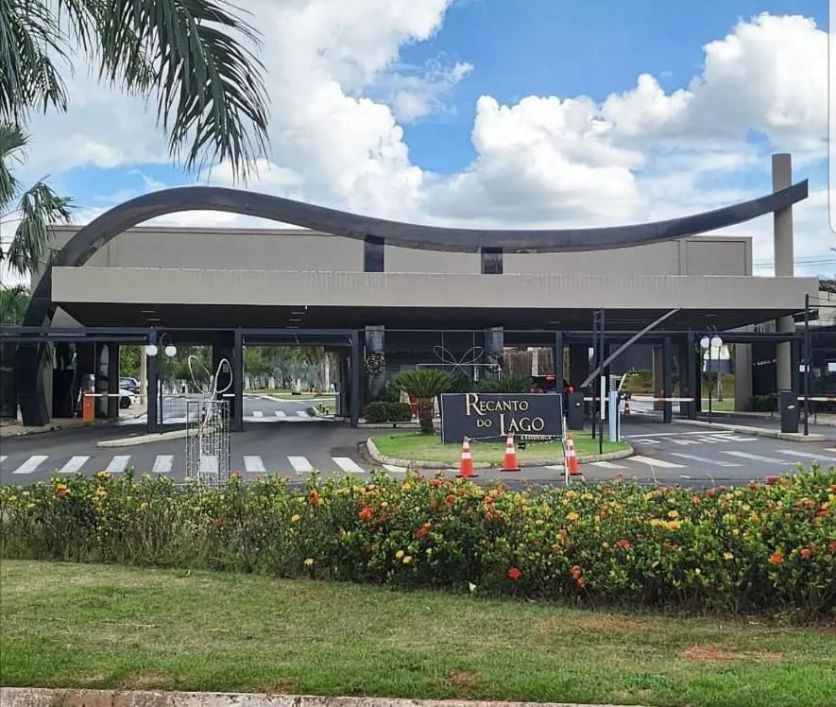 Casa com 3 dormitórios à venda, 250 m² por R$ 1.050.000,00 - Loteamento Recanto do Lago - São José d