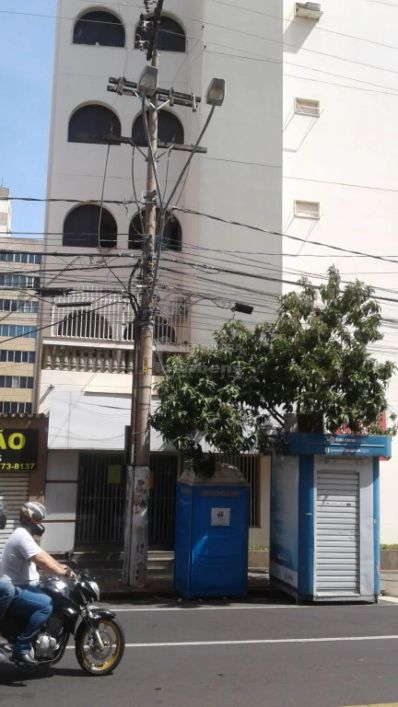 Centro - Apto com garagem, esquina, 262,42 m² de área total, 3 dorms, sacadas em todos, vago, ocupaç