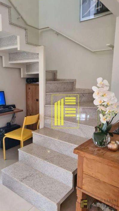 VENDE-SE CASA NO CONDOMÍNIO VILLAGE IMPERIAL - REGIÃO DOS DAMHAS