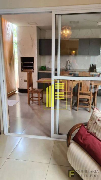 VENDE-SE CASA NO CONDOMÍNIO VILLAGE IMPERIAL - REGIÃO DOS DAMHAS