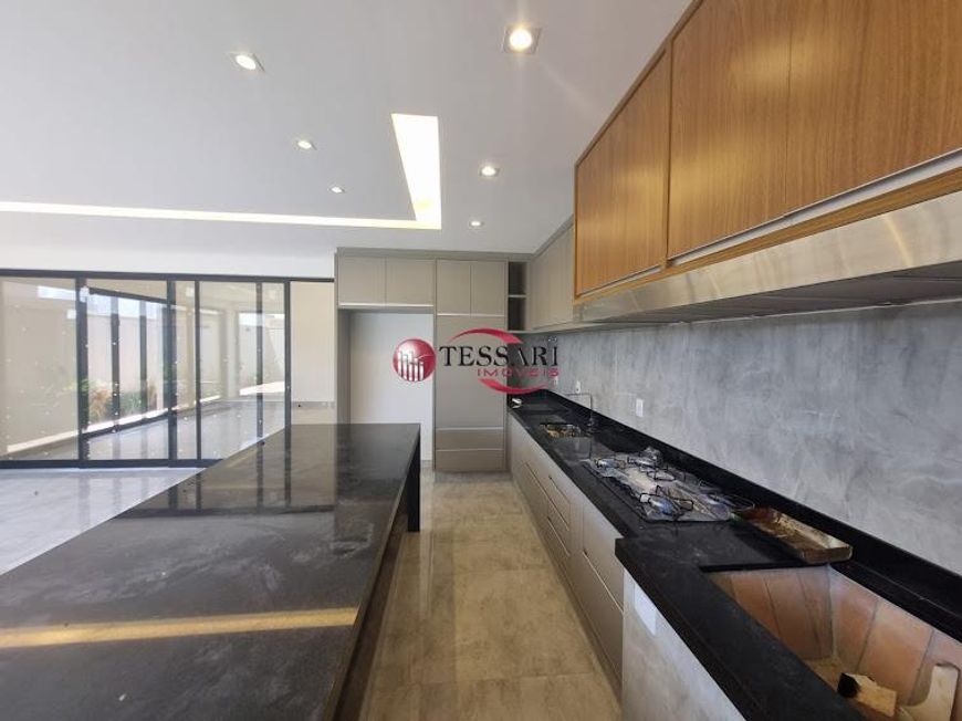 Casa no condomínio Recanto do Lago com 1 suíte master com closet e 2 dormitórios tipo apartamento