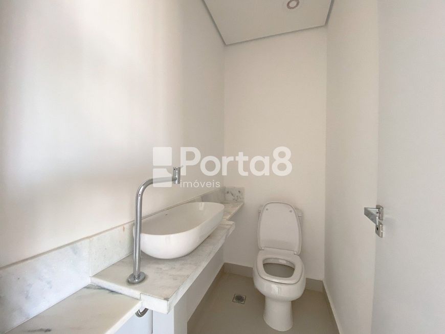 Holt Place: Seu Novo Lar Semi-Acabado de 197m² com 4 Suítes e Áreas Gourmet Integradas.