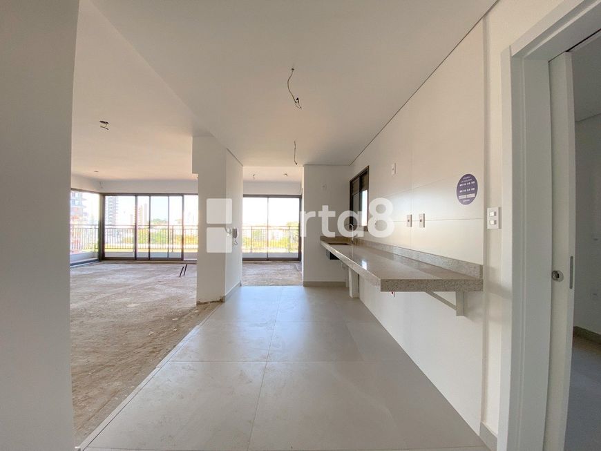 Holt Place: Seu Novo Lar Semi-Acabado de 197m² com 4 Suítes e Áreas Gourmet Integradas.