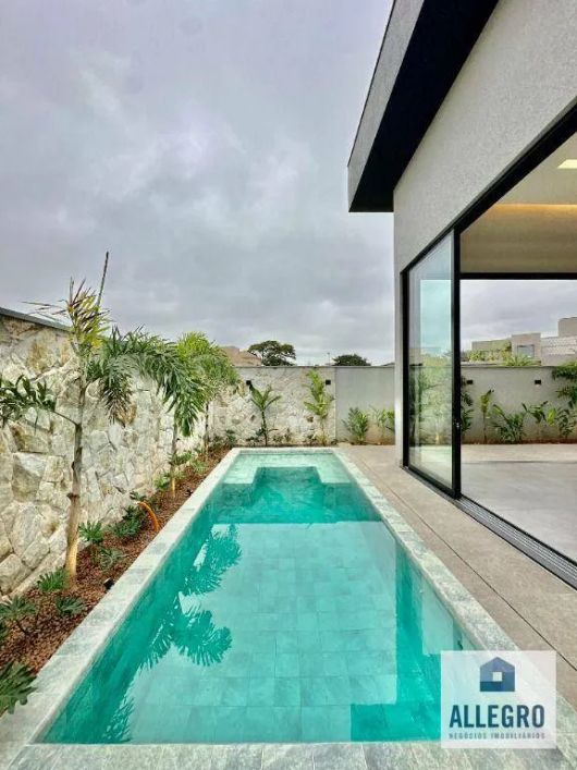 Casa à venda no Condomínio Quinta do Golfe Jardins, com 4 dormitórios, 2 vagas cobertas e piscina! P