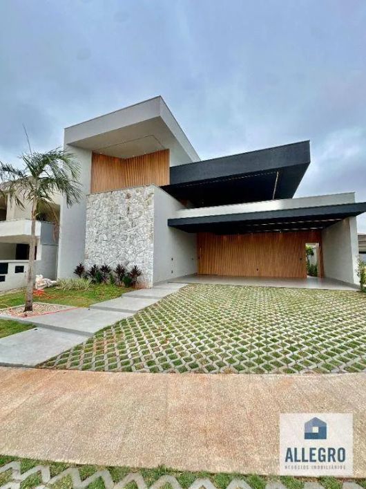 Casa à venda no Condomínio Quinta do Golfe Jardins, com 4 dormitórios, 2 vagas cobertas e piscina! P
