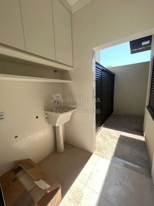 Casa Condomínio 03 Dormitórios - Figueira II