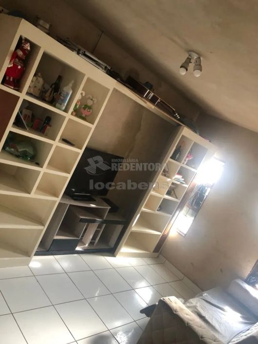 Eldorado - Casa com 3 dormitórios e 1 w.c. em excelente localização na Zona Norte