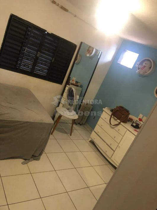 Eldorado - Casa com 3 dormitórios e 1 w.c. em excelente localização na Zona Norte