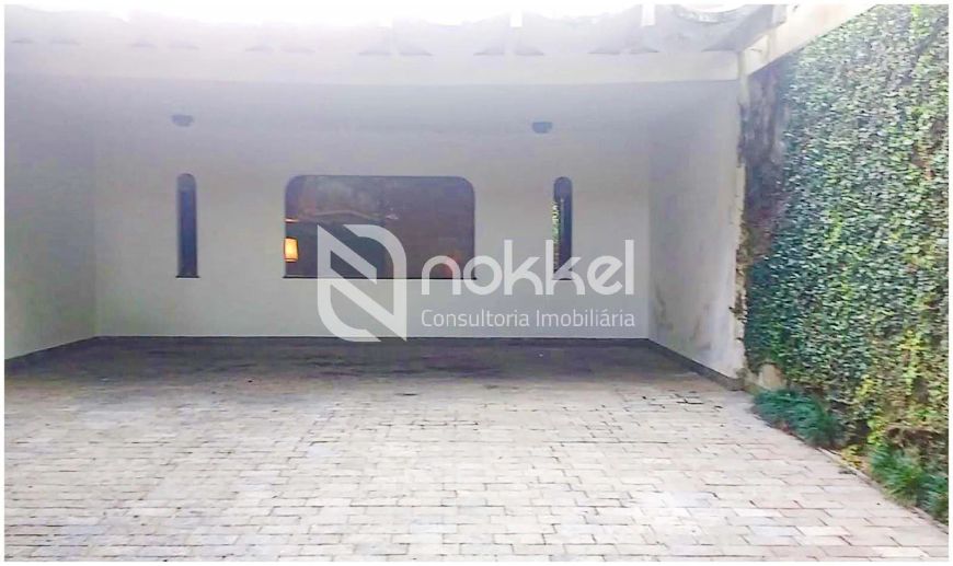 Casa com 800 m², 4 quartos sendo 2 suíte à venda no bairro Campo Belo