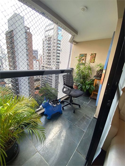 Apartamento para venda tem 116 metros quadrados com 3 quartos e 2 vagas de garagem