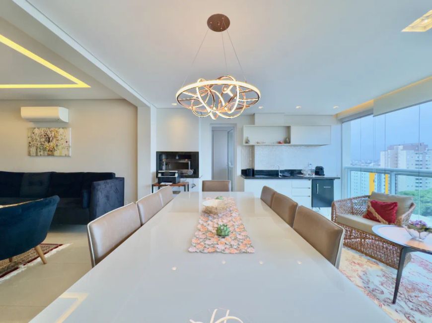 Apartamento tipo para venda com 3 quartos, sendo 3 suítes, 165m²