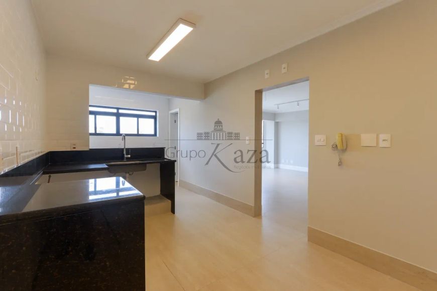 Apartamento - Perdizes - 3 Dormitórios - 248,62m².