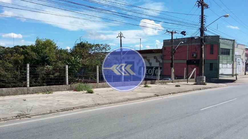 Terreno de esquina em excelente localização com 9.200m²