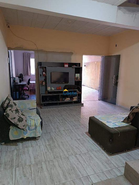 Oportunidade de casa comercial com bastante espaço