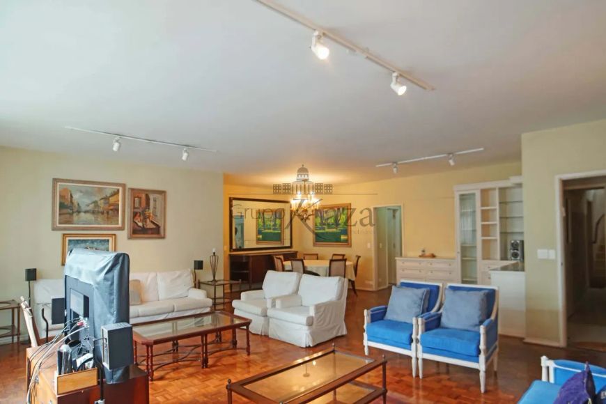 Apartamento - Jardim Paulista - 3 Dormitórios - 195m².