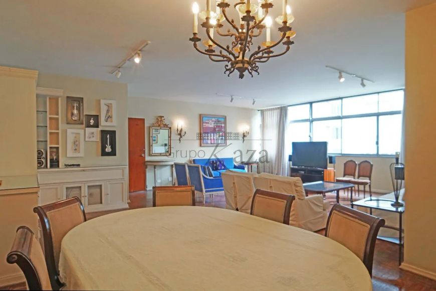 Apartamento - Jardim Paulista - 3 Dormitórios - 195m².