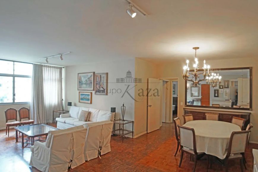 Apartamento - Jardim Paulista - 3 Dormitórios - 195m².