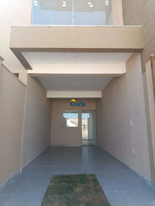 Excelente Oportunidade: Casa com Área Privativa e Suíte