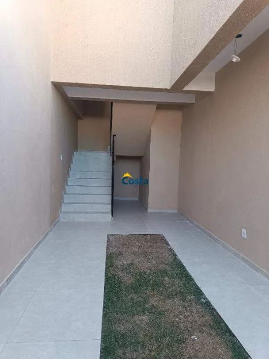 Casa com Cobertura Exclusiva à Venda