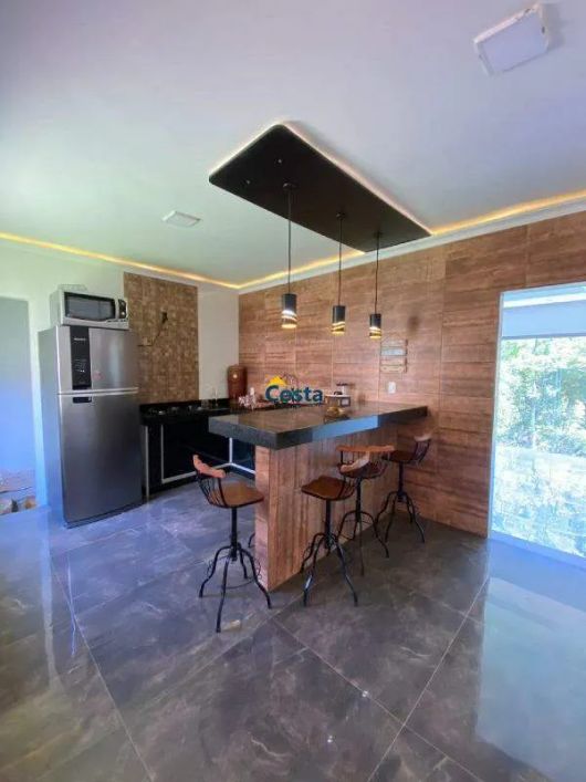 SÍTIO EXCELENTE EM TERRENO 900m² COM LAZER COMPLETO E ÁGUA DE NASCENTE NOS FUNDOS, EM BETIM!