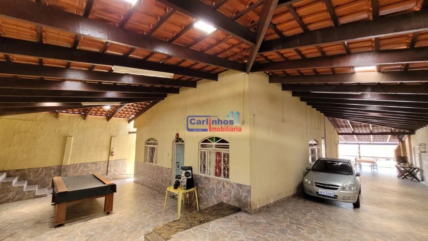 Casa em Betim, lote com 360m².