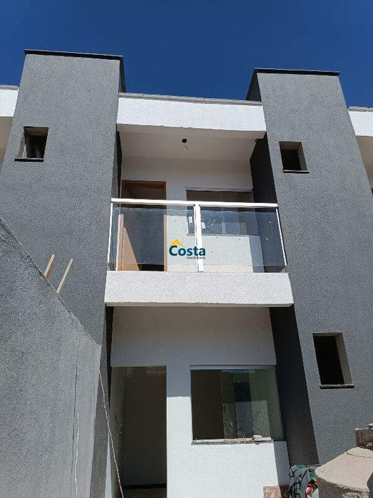 Triplex à Venda com Quintal Amplo e Salão de Festas