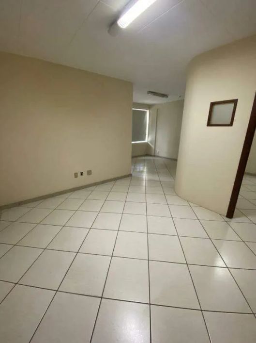 Sala no boulevard no centro de Betim.
