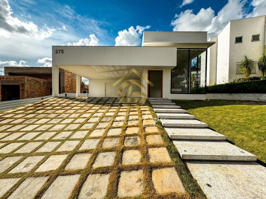 EXCELENTE CASA DE 4 QUARTOS SENDO 3 SUITES COM EXCELENTE ACABAMENTO